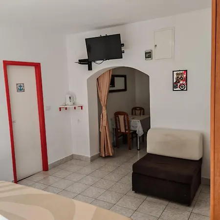 Port Special بيت ضيافة Primošten