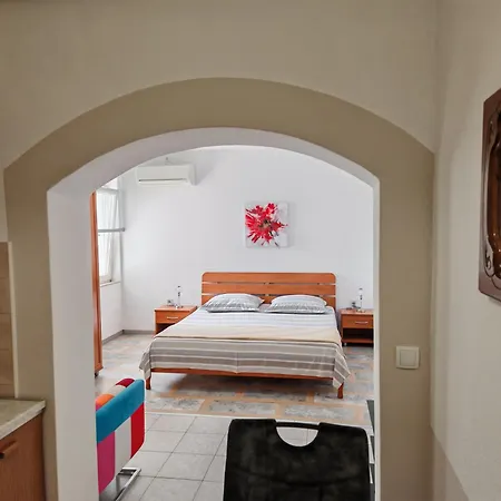 Guest house Port Special Primosten